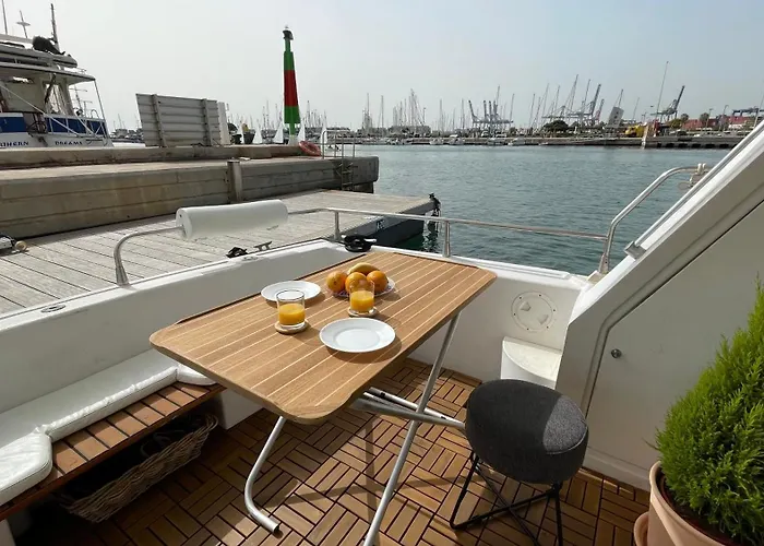 Πλωτό κατάλυμα Barco Playa
