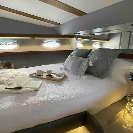 Barco Playa Botel Valencia