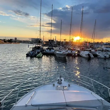 Botel Barco Playa