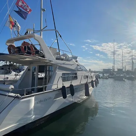 Barco Playa Botel Valencia