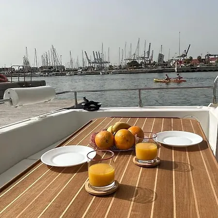 ספינת מלון Barco Playa